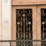 L'edificio sorge al civico 28 di via Guglielmo Marconi, a pochi passi dl centro storico e si sviluppa su due livelli